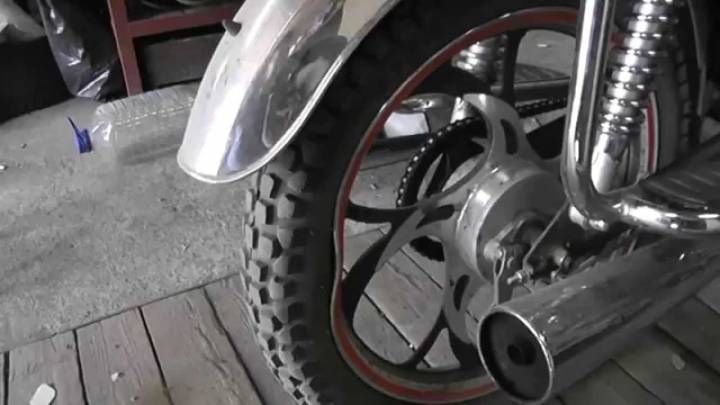 Як вирівняти деформоване колесо мотоцикла («вісімка» або «яйце»)